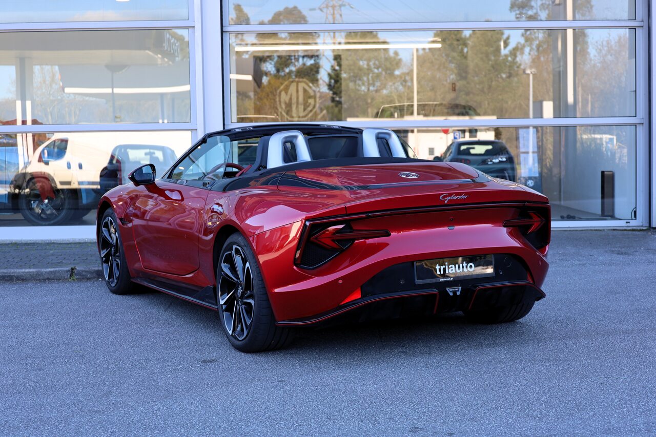 MG Cyberster 77kWh 4WD LUX+Red Convertible 