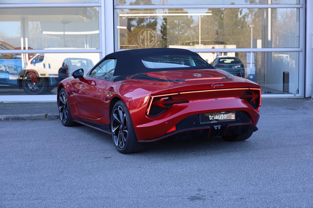 MG Cyberster 77kWh 4WD LUX+Red Convertible 