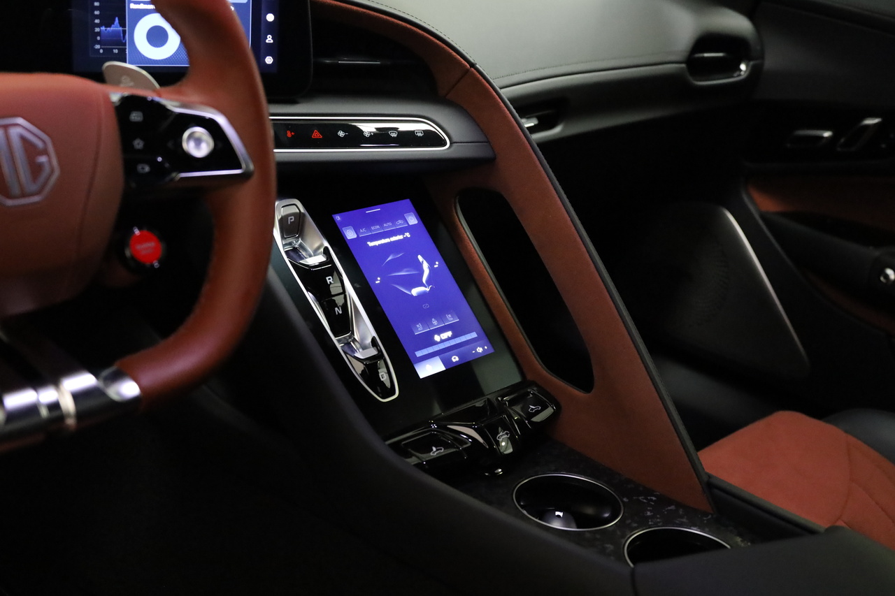 MG Cyberster 77kWh 4WD LUX+Red Convertible 