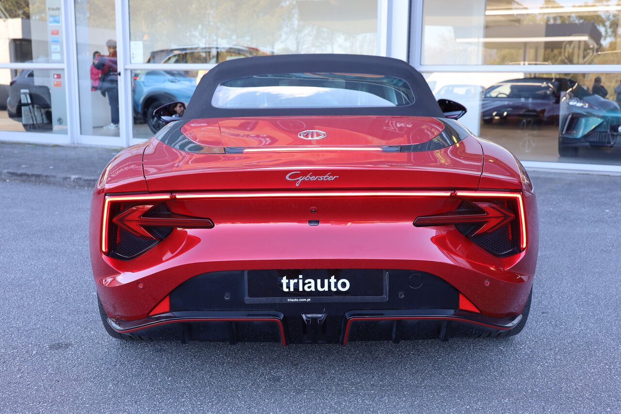 MG Cyberster 77kWh 4WD LUX+Red Convertible 