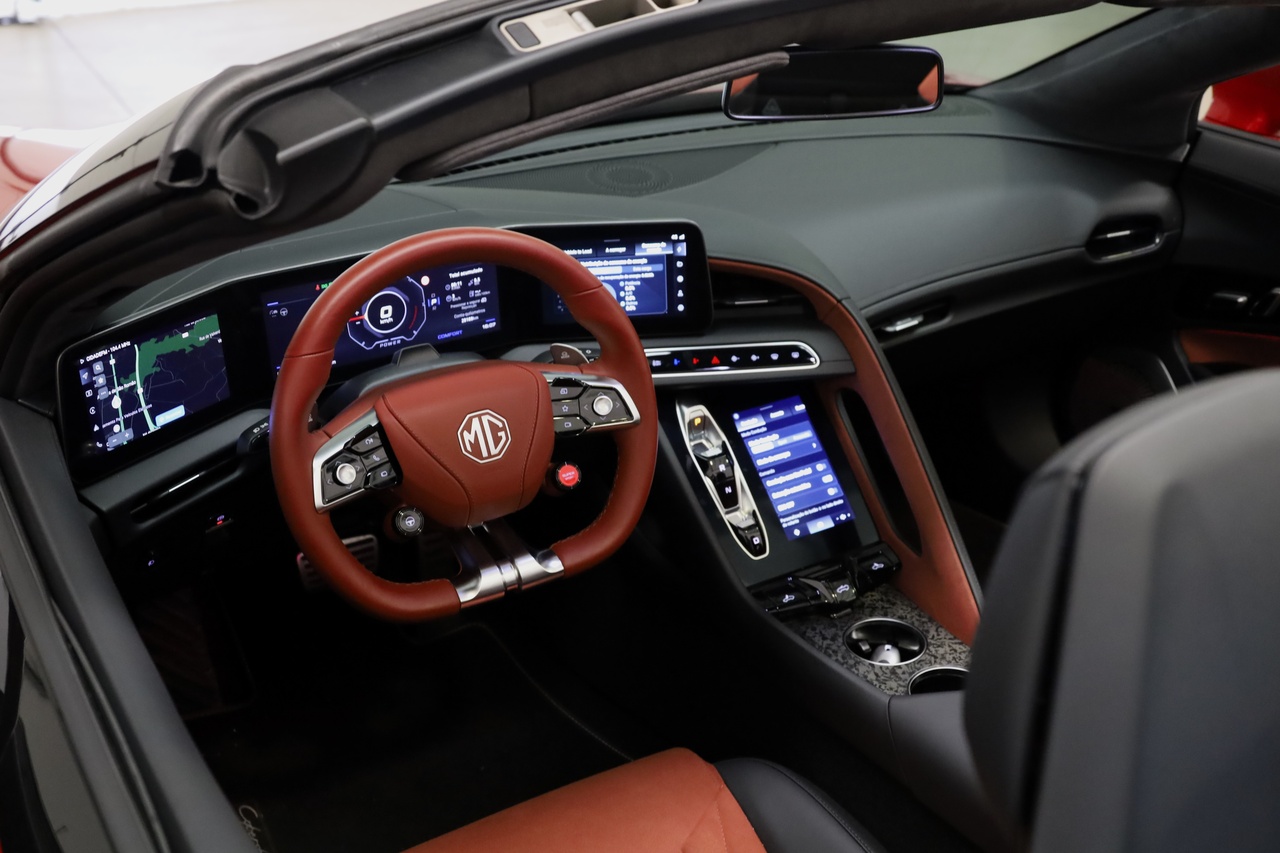 MG Cyberster 77kWh 4WD LUX+Red Convertible 