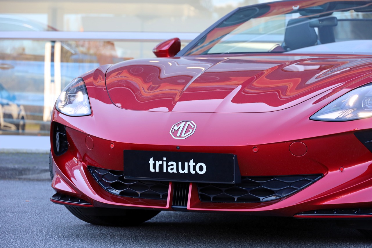 MG Cyberster 77kWh 4WD LUX+Red Convertible 