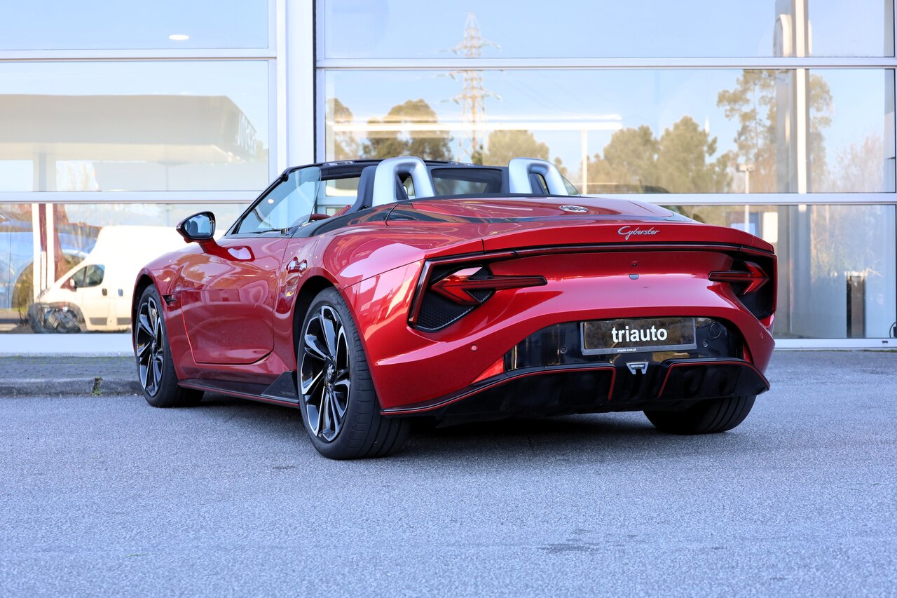 MG Cyberster 77kWh 4WD LUX+Red Convertible 