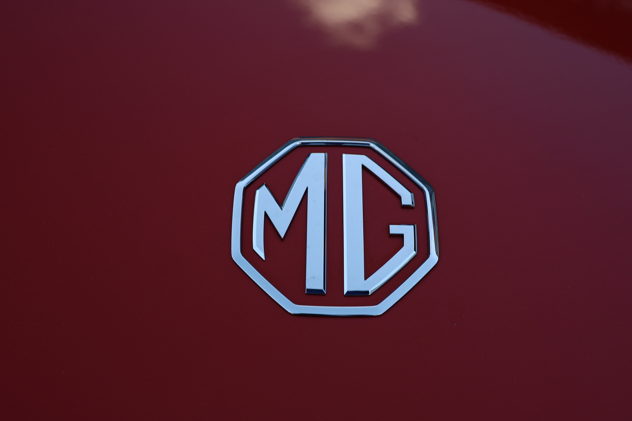 MG Cyberster 77kWh 4WD LUX+Red Convertible 