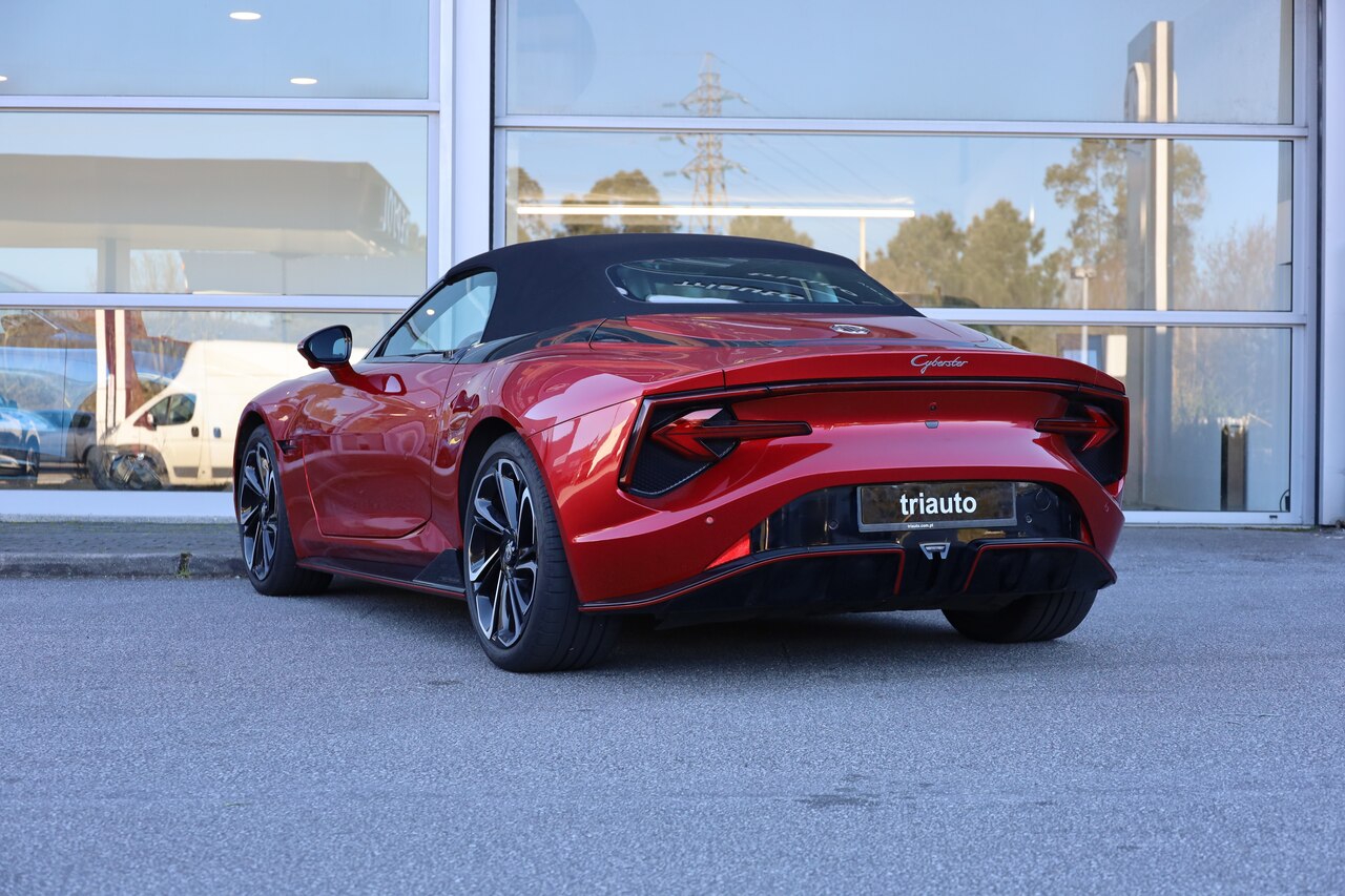 MG Cyberster 77kWh 4WD LUX+Red Convertible 