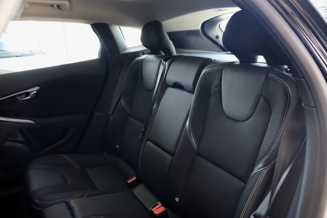 V40 D3 Momentum