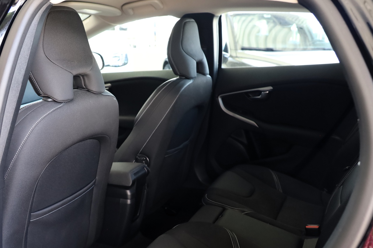 V40 D3 Momentum