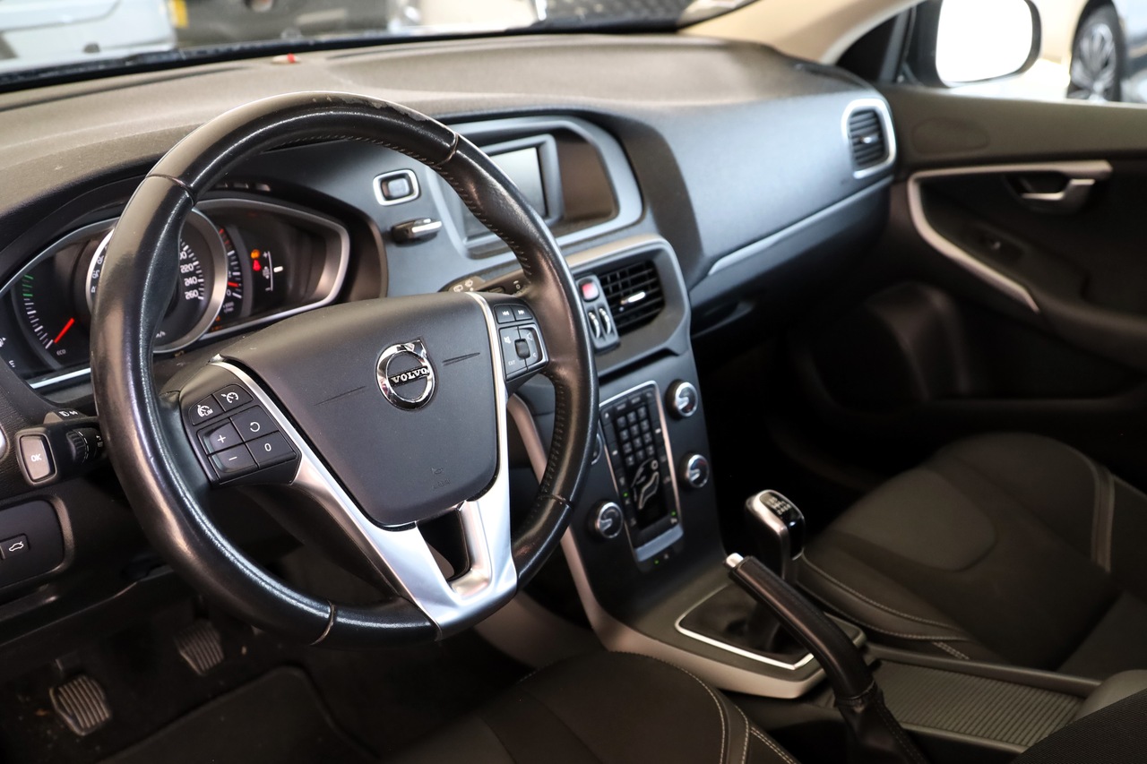 V40 D3 Momentum