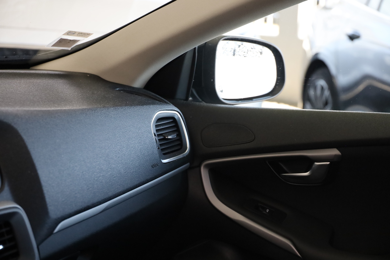 V40 D3 Momentum