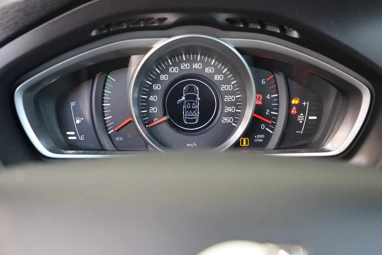 V40 D3 Momentum