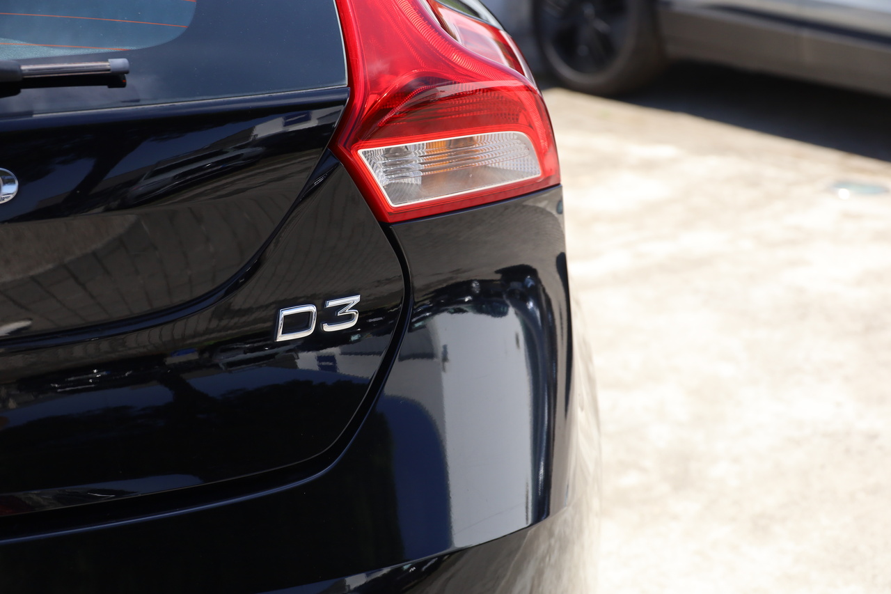 V40 D3 Momentum