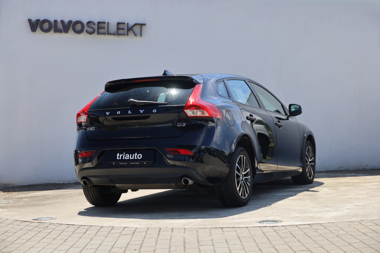 V40 D3 Momentum