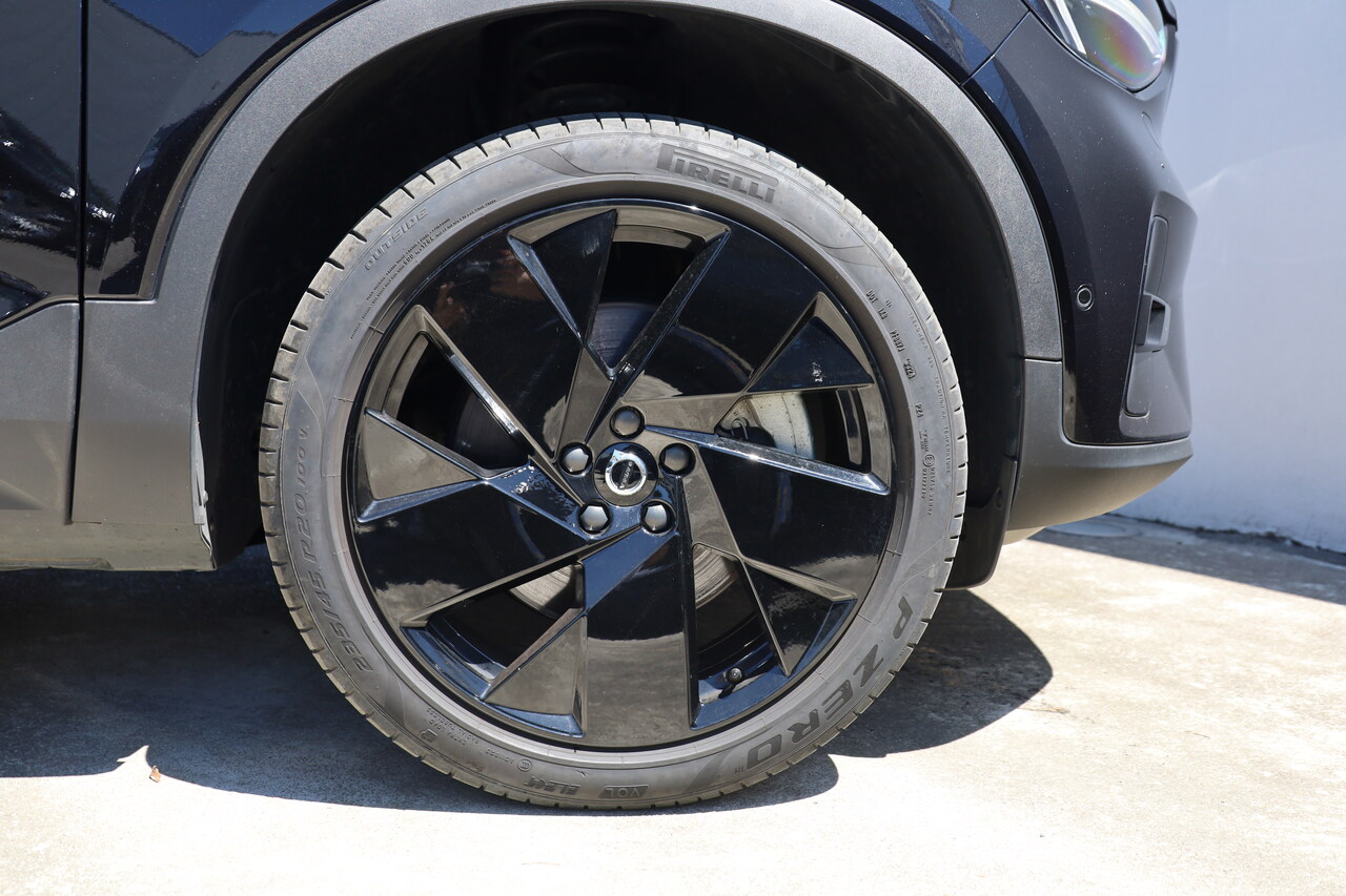 EC40 Single Motor Extended Range Ultra Black Edition