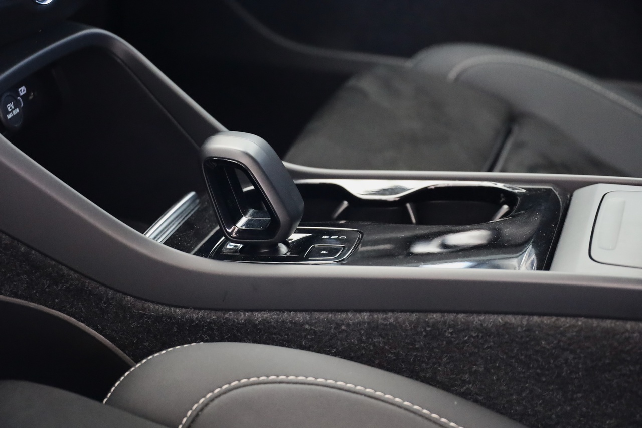 EC40 Single Motor Extended Range Ultra Black Edition