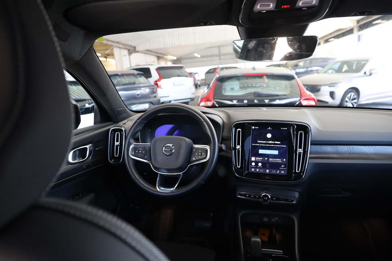 EC40 Single Motor Extended Range Ultra Black Edition
