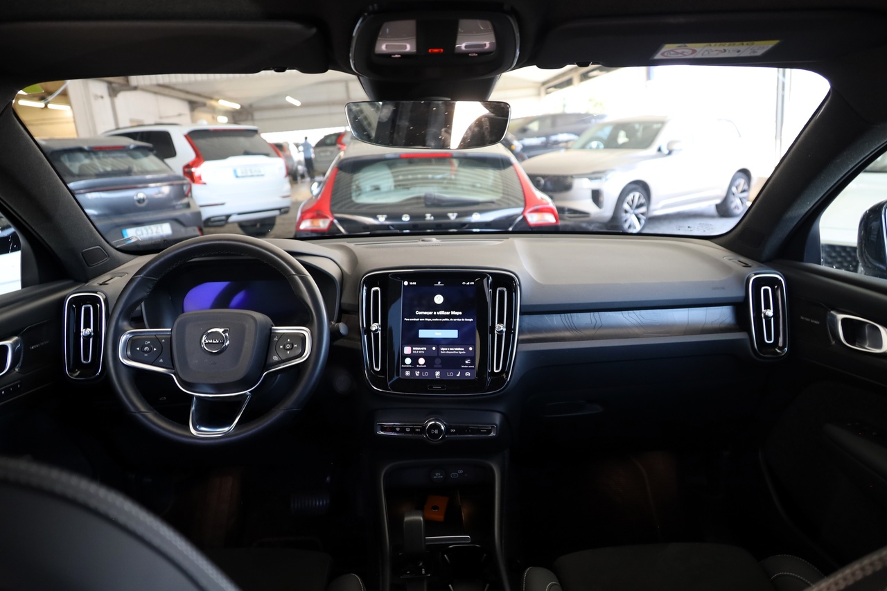EC40 Single Motor Extended Range Ultra Black Edition