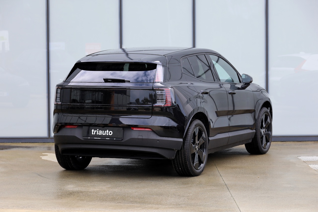 EX30 Black Edition Single Motor Plus