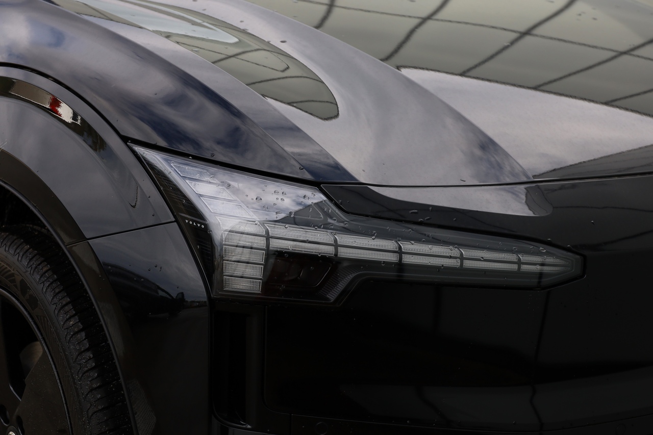 EX30 Black Edition Single Motor Plus