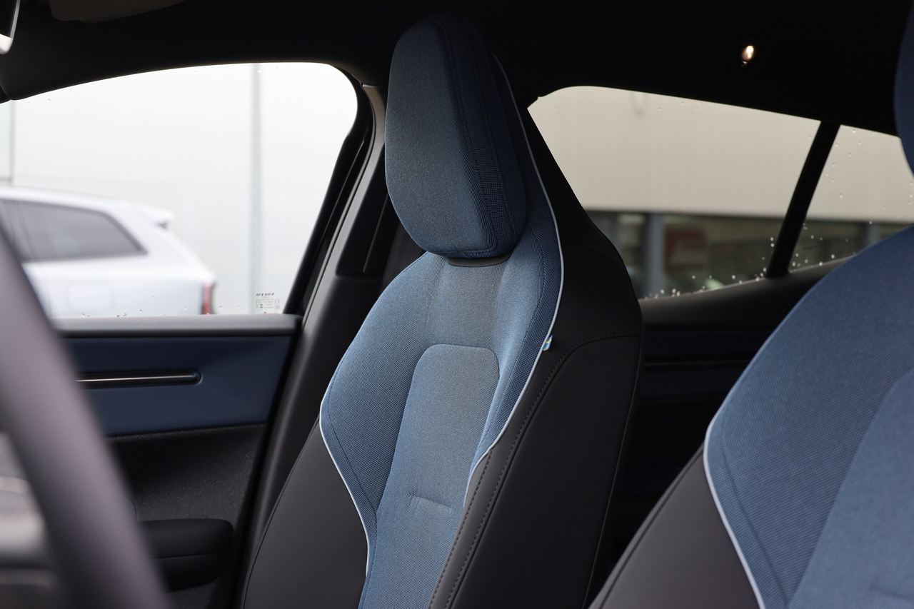 EX30 Black Edition Single Motor Plus