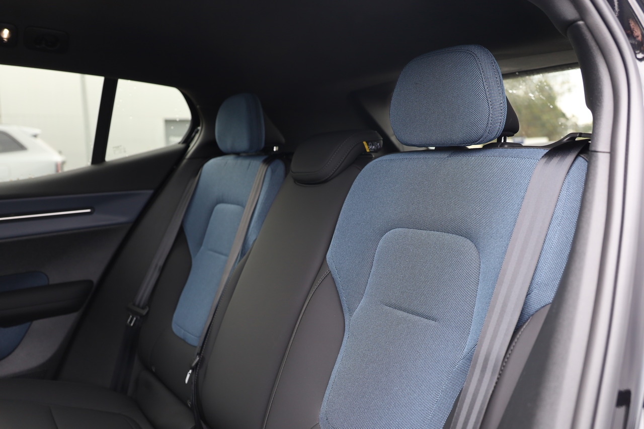 EX30 Black Edition Single Motor Plus