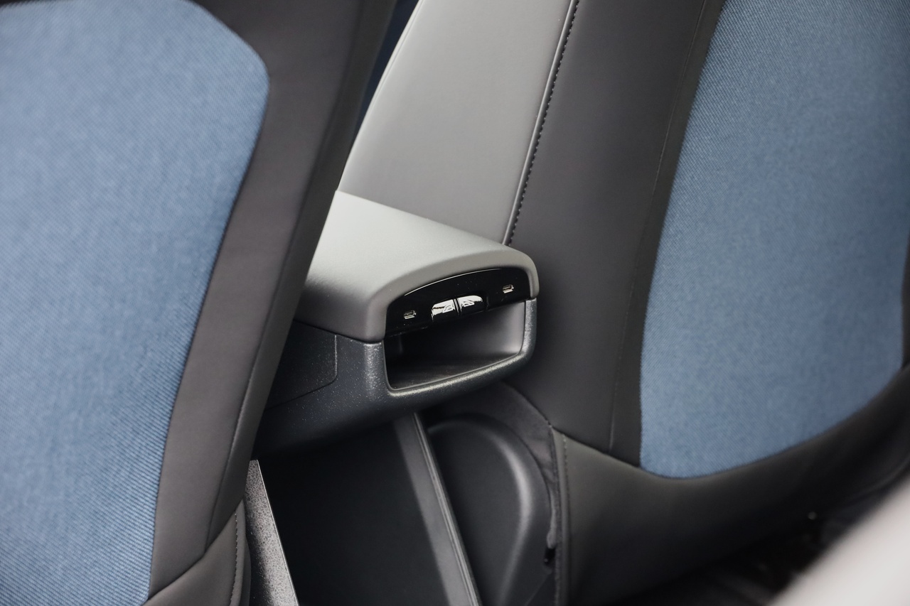 EX30 Black Edition Single Motor Plus