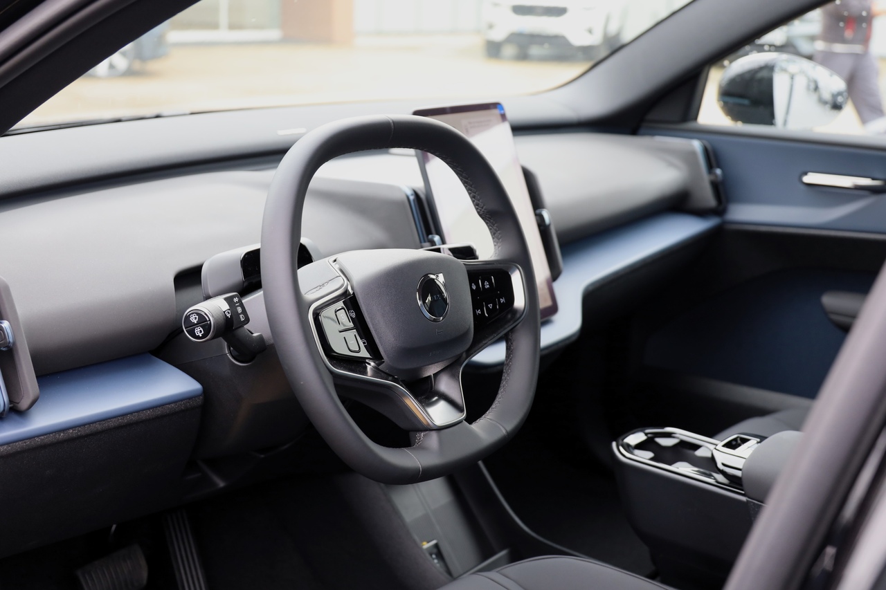 EX30 Black Edition Single Motor Plus