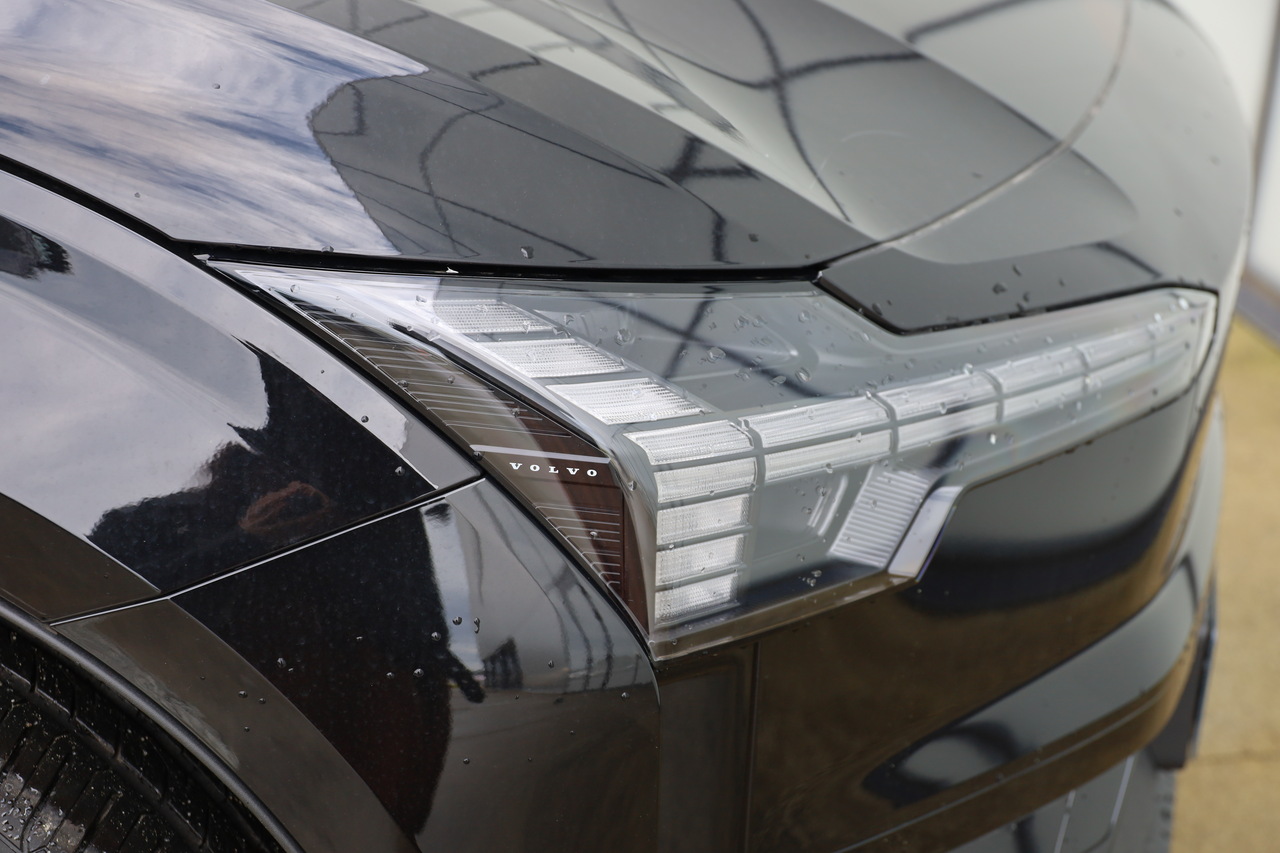 EX30 Black Edition Single Motor Plus