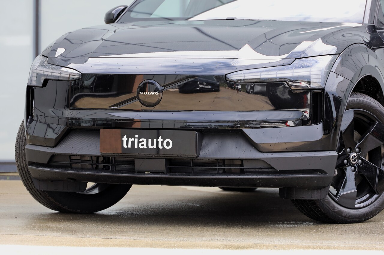 EX30 Black Edition Single Motor Plus