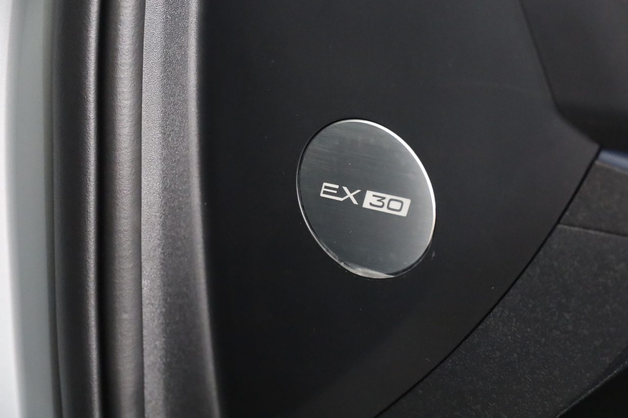 EX30 Single Motor Extended Range Ultra