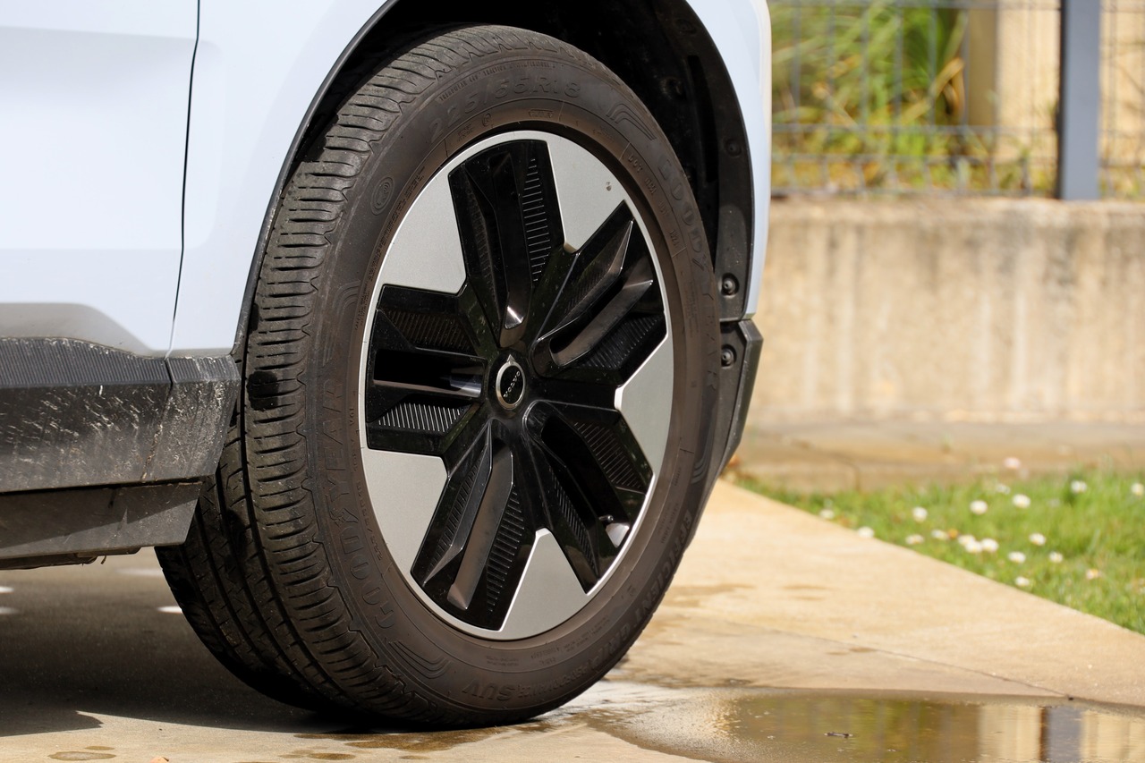 EX30 Single Motor Plus