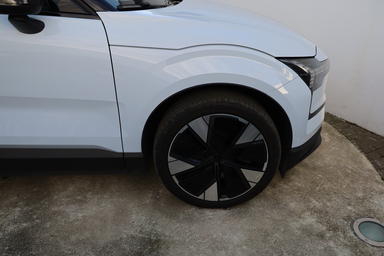 EX30 Twin Motor Performance Plus
