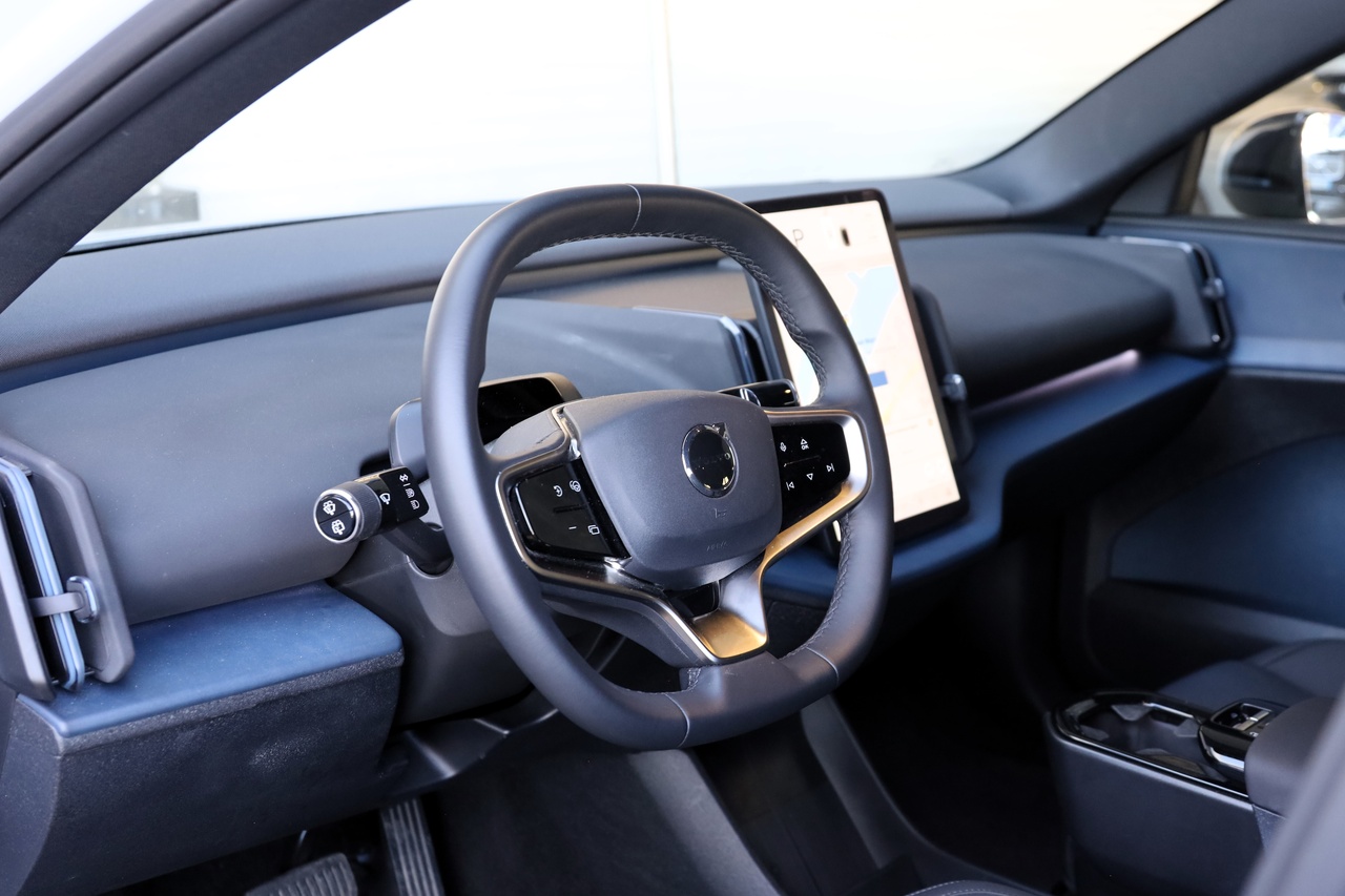 EX30 Twin Motor Performance Plus
