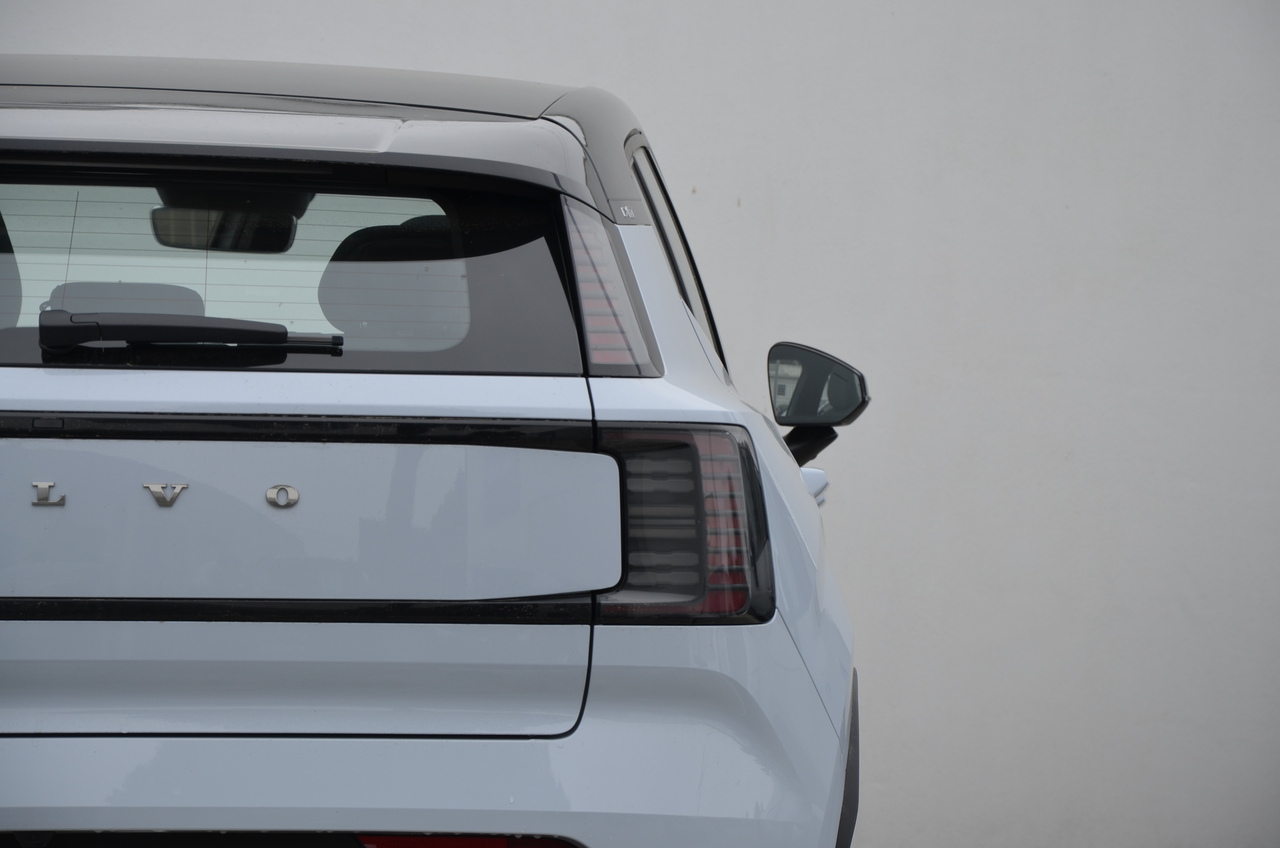 EX30 Twin Motor Performance Ultra
