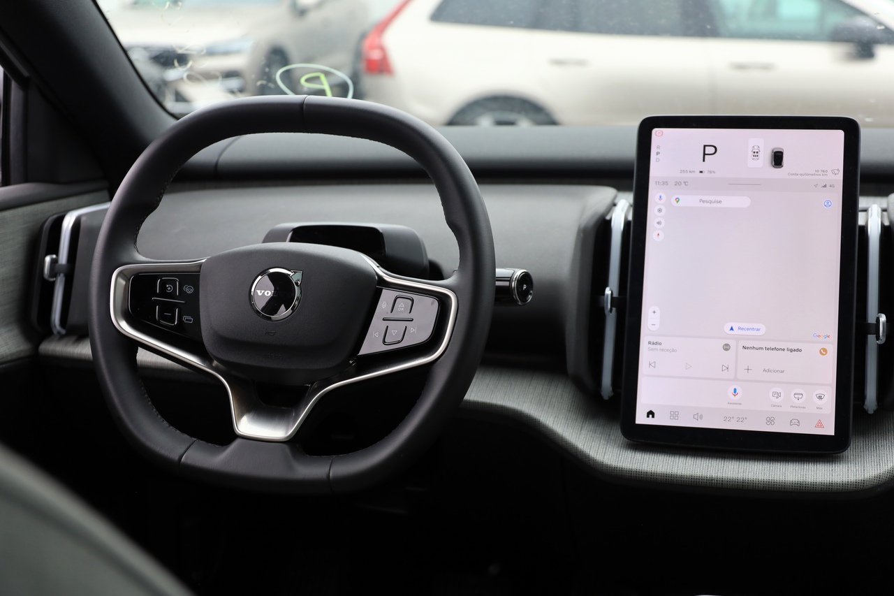 EX30 Twin Motor Performance Ultra