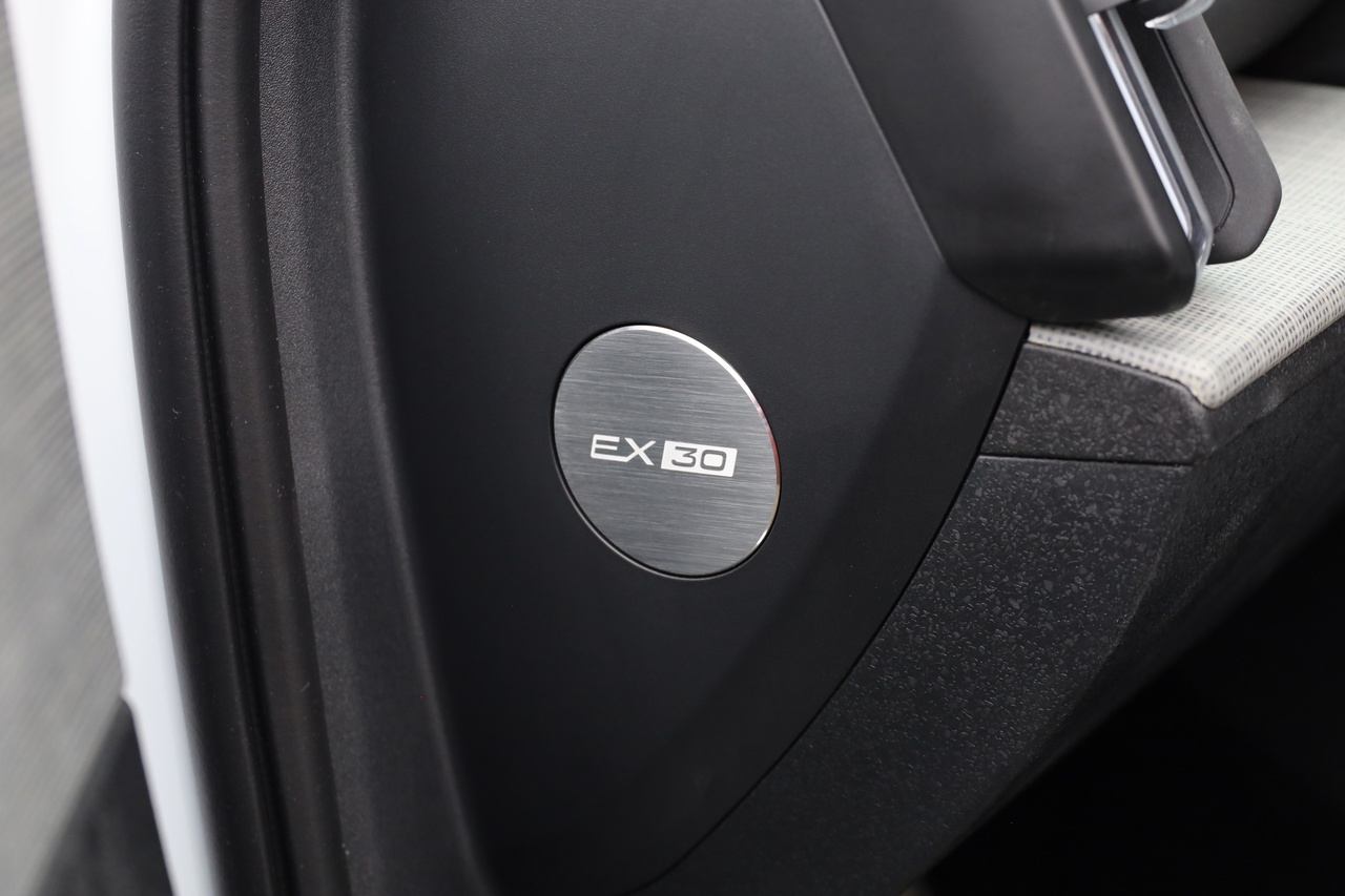 EX30 Twin Motor Performance Ultra