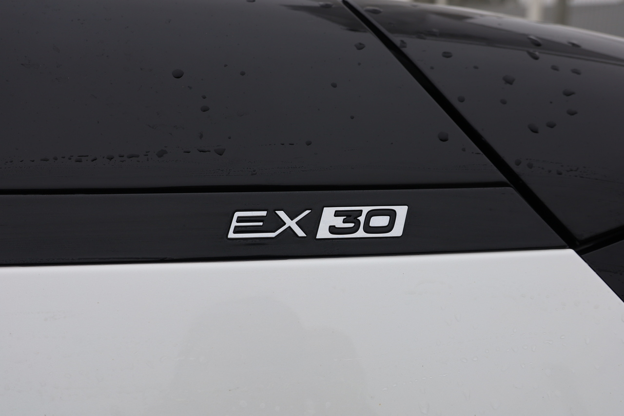 EX30 Twin Motor Performance Ultra