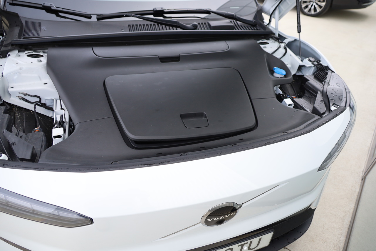 EX30 Twin Motor Performance Ultra