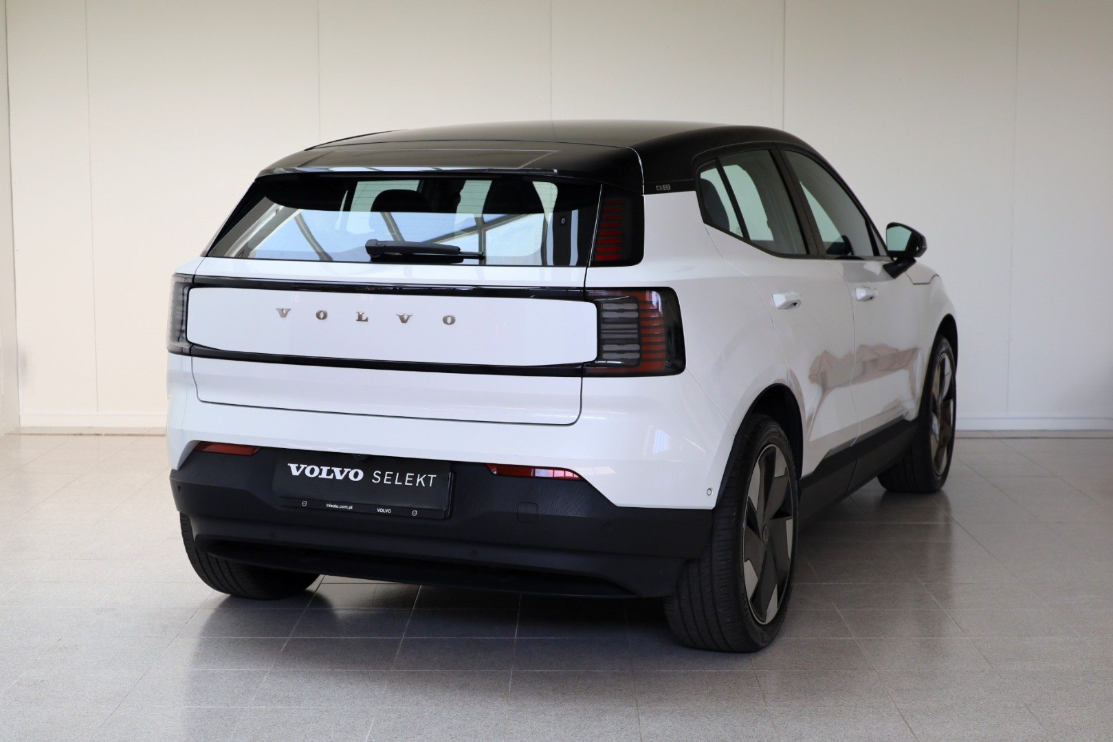 EX30 Twin Motor Performance Ultra