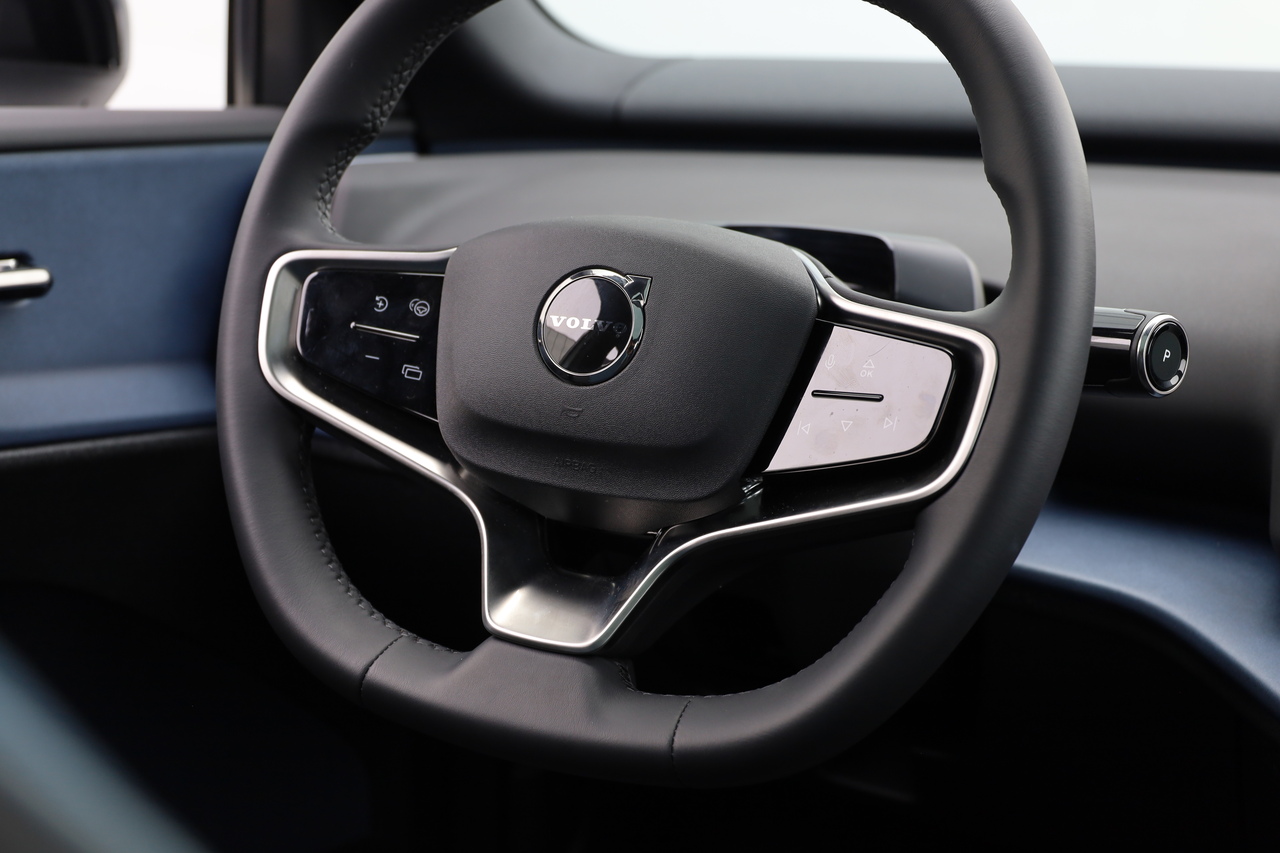 EX30 Twin Motor Performance Ultra