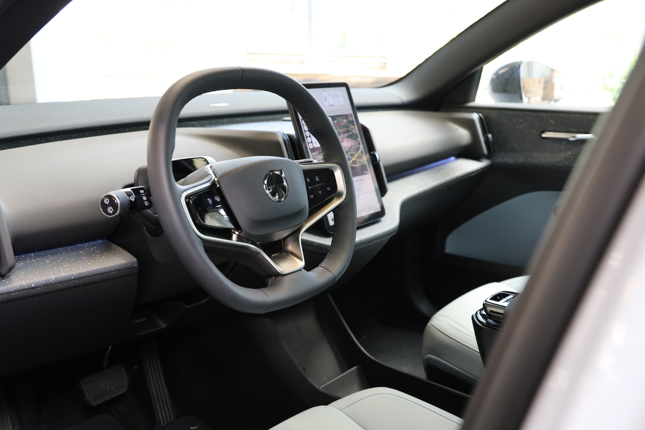 EX30 Twin Motor Performance Ultra