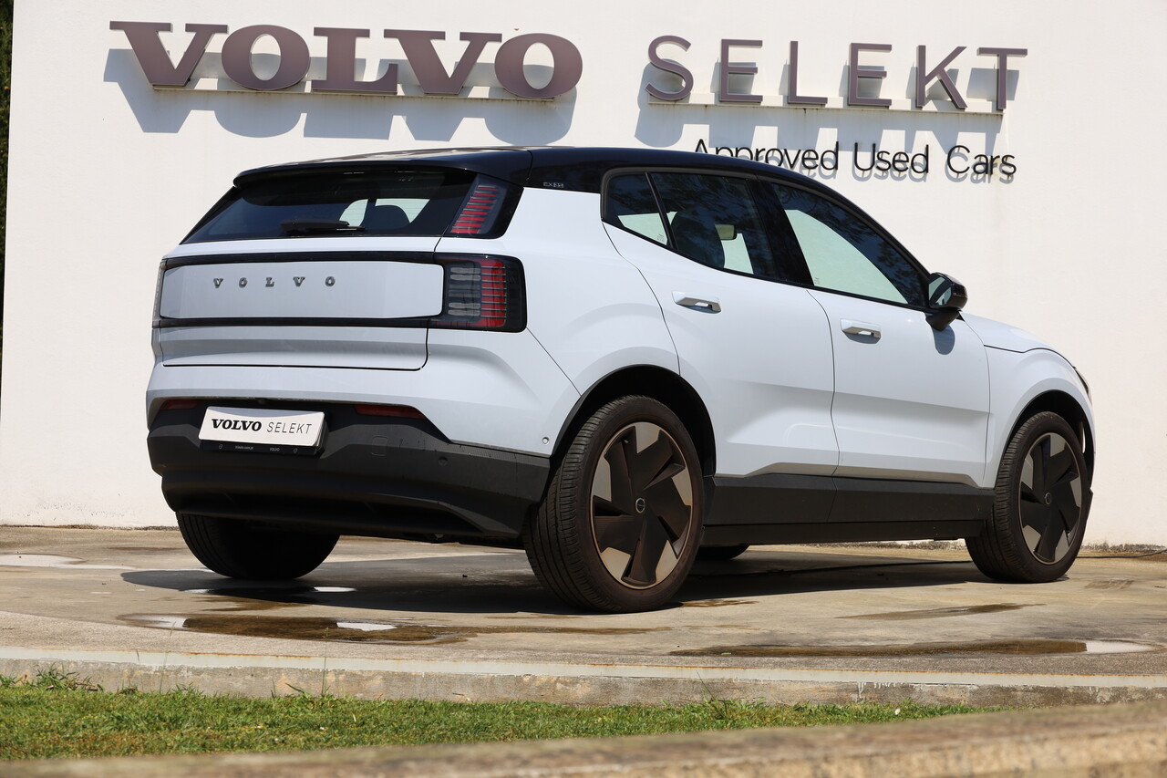 EX30 Twin Motor Performance Ultra