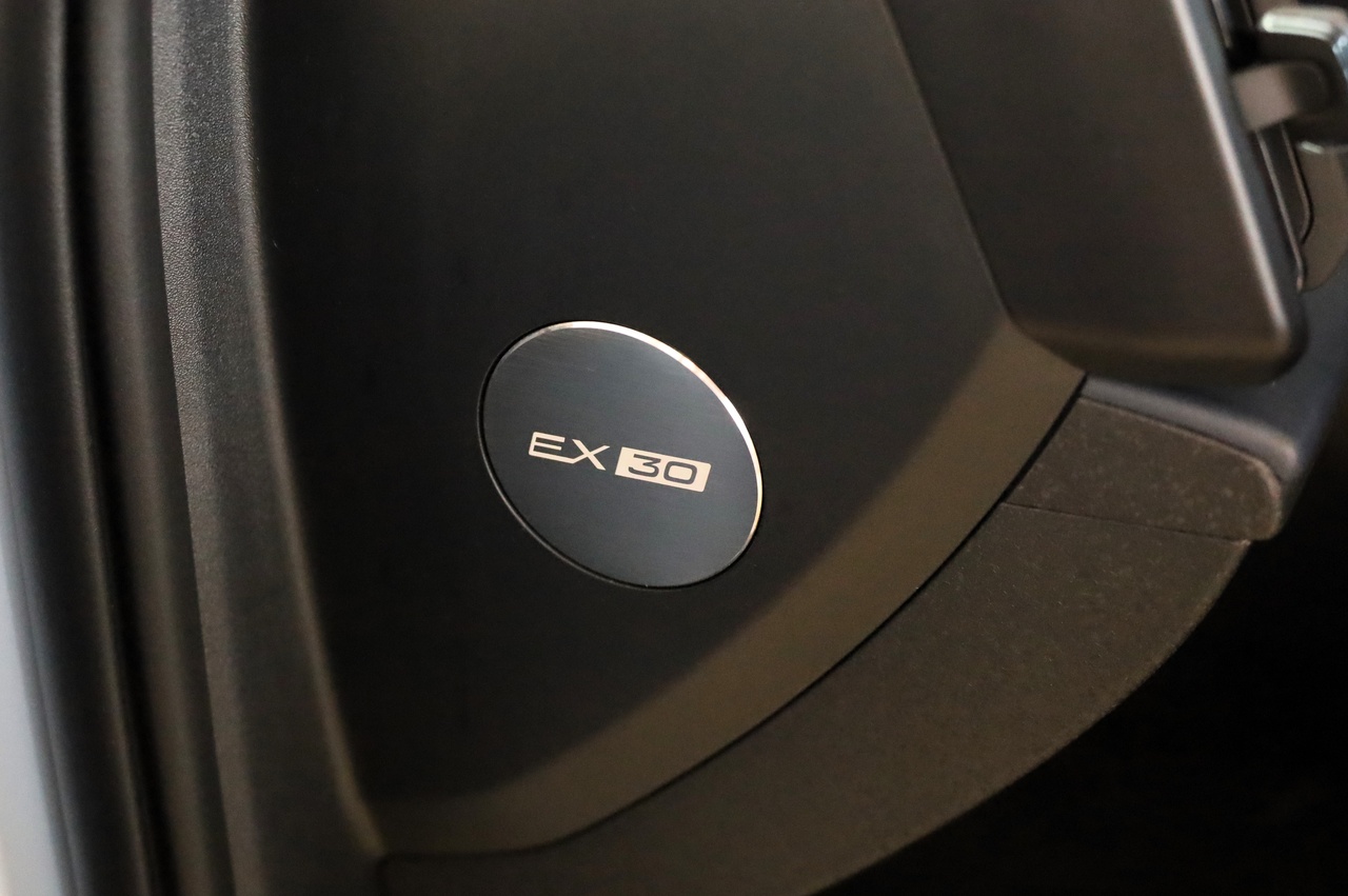 EX30 Twin Motor Performance Ultra
