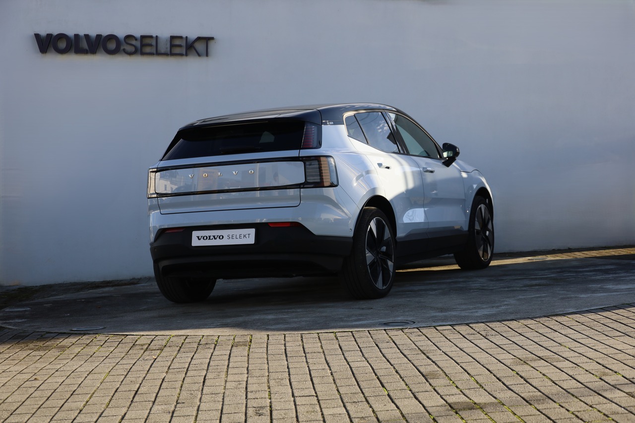 EX30 Twin Motor Performance Ultra