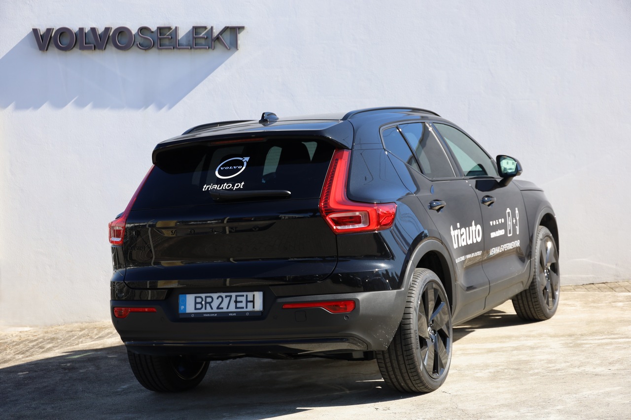 EX40 Single Motor Extended Range Plus Black Edition