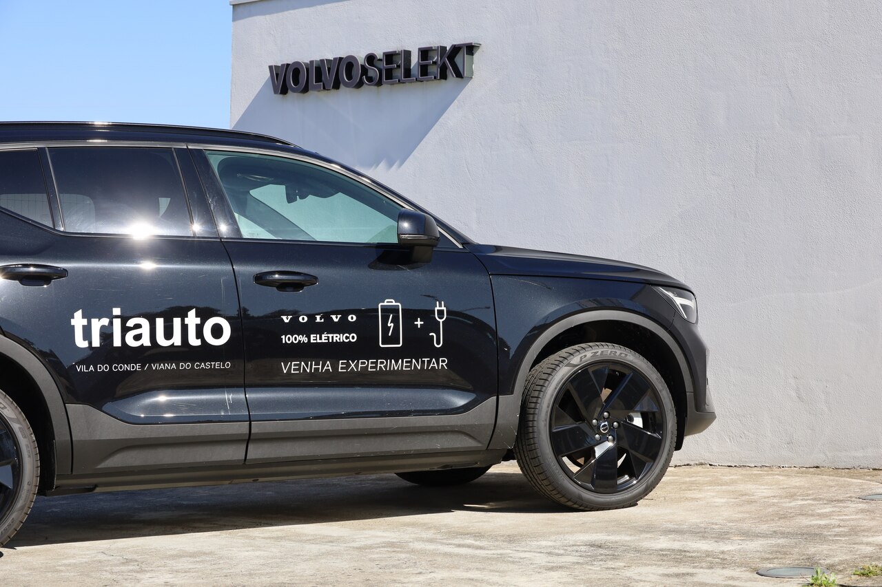 EX40 Single Motor Extended Range Plus Black Edition