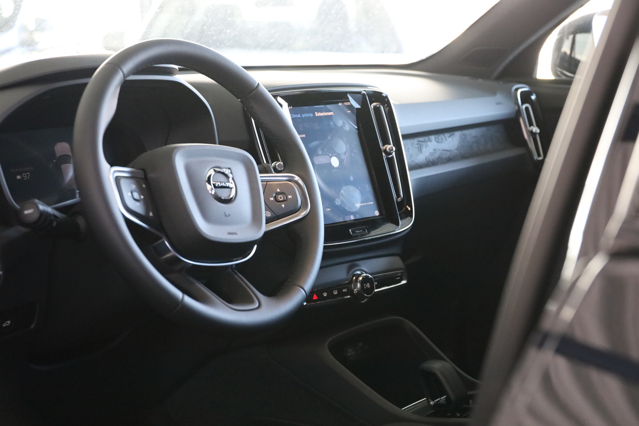 EX40 Single Motor Extended Range Plus Black Edition