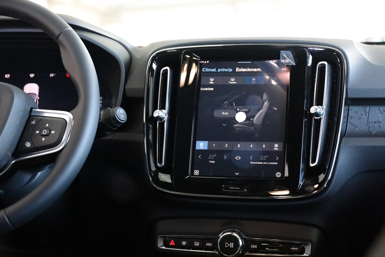 EX40 Single Motor Extended Range Plus Black Edition