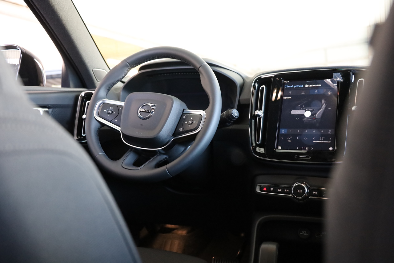 EX40 Single Motor Extended Range Plus Black Edition