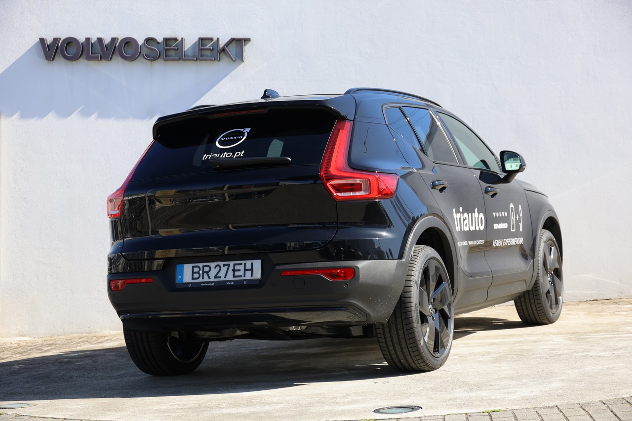 EX40 Single Motor Extended Range Plus Black Edition