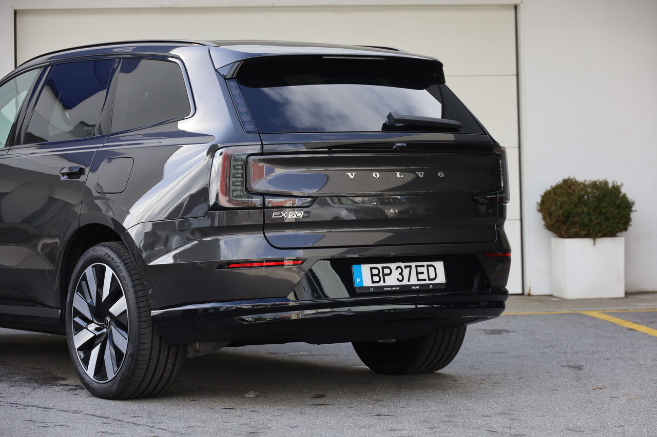 EX90 Twin Motor Ultra